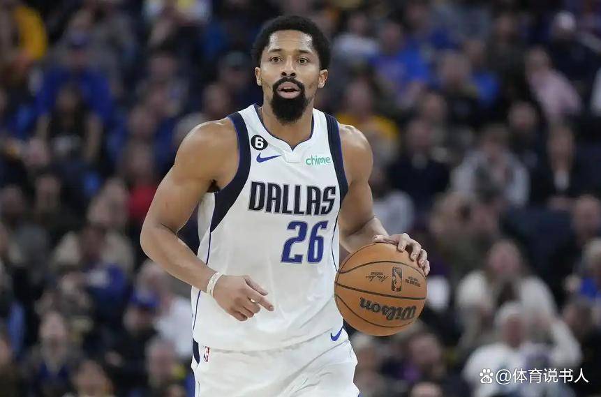 丹佛掘金训练开放日，冲刺阶段篮板制胜引欢呼，欧篮联在即，年轻球员得到机会的简单介绍