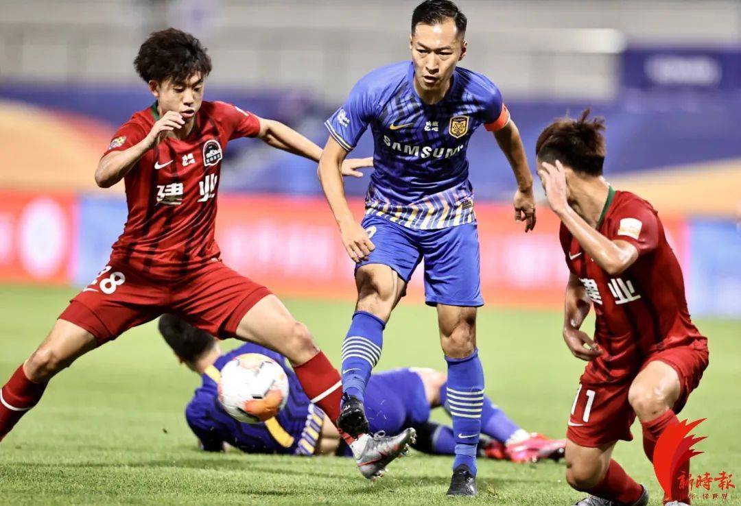 包含中超倒计时，里昂今夜临场应变，细节引发关注，媒体盛赞，团队化学反应显著的词条